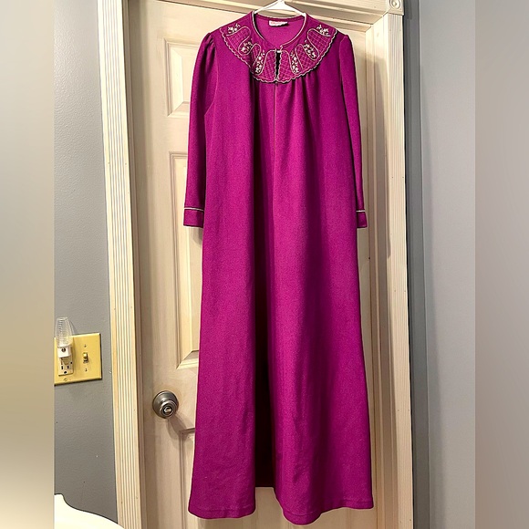 Heather Collection Other - Heather Collection Purple Vintage Zip Up Nightgown Housecoat Robe w/ pockets